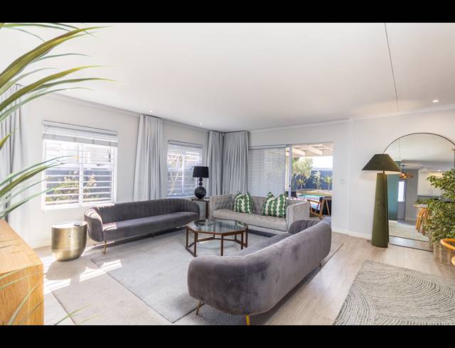4 BEDROOM FREESTANDING FOR SALE IN SUNNINGDALE